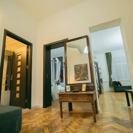 House Of Art Apartment Bucureşti Ngoại thất bức ảnh