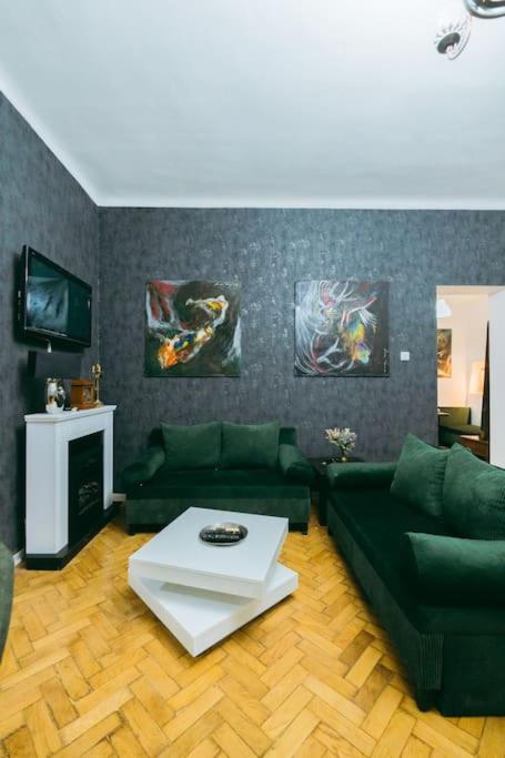 House Of Art Apartment Bucureşti Ngoại thất bức ảnh