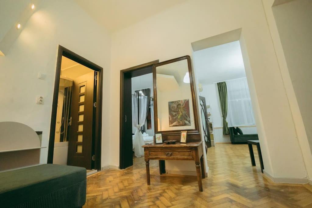 House Of Art Apartment Bucureşti Ngoại thất bức ảnh